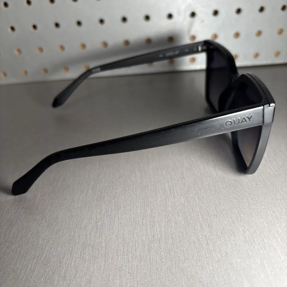 Quay Sunglasses Level Up 60-16-148 Black Frames Blue Beige Fade Lenses